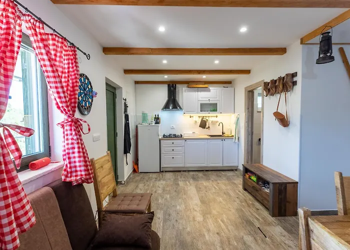 Ferienhaus Secluded House - Trogir - 25320